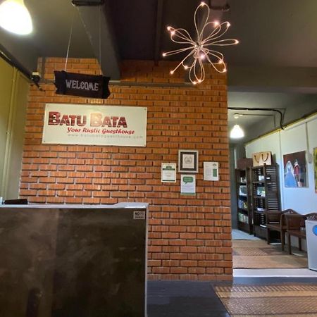 Batu Bata Guesthouse Kuching Dış mekan fotoğraf