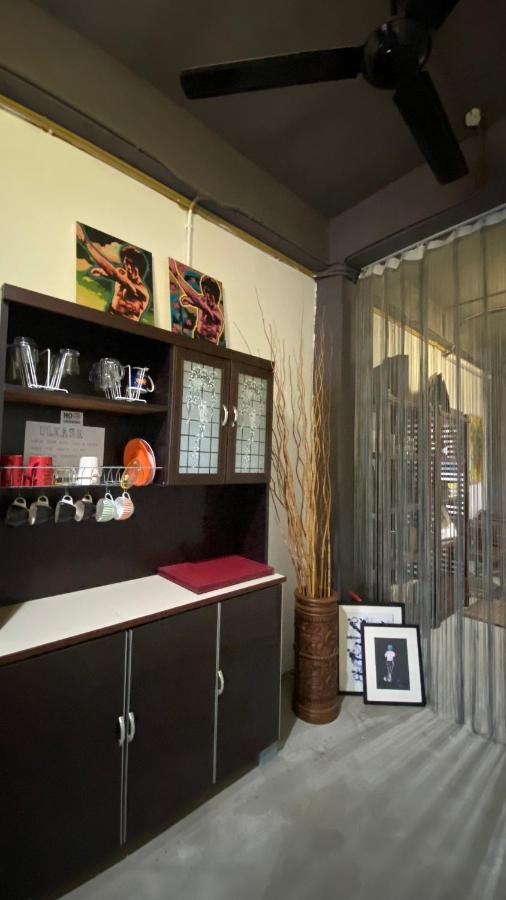 Batu Bata Guesthouse Kuching Dış mekan fotoğraf